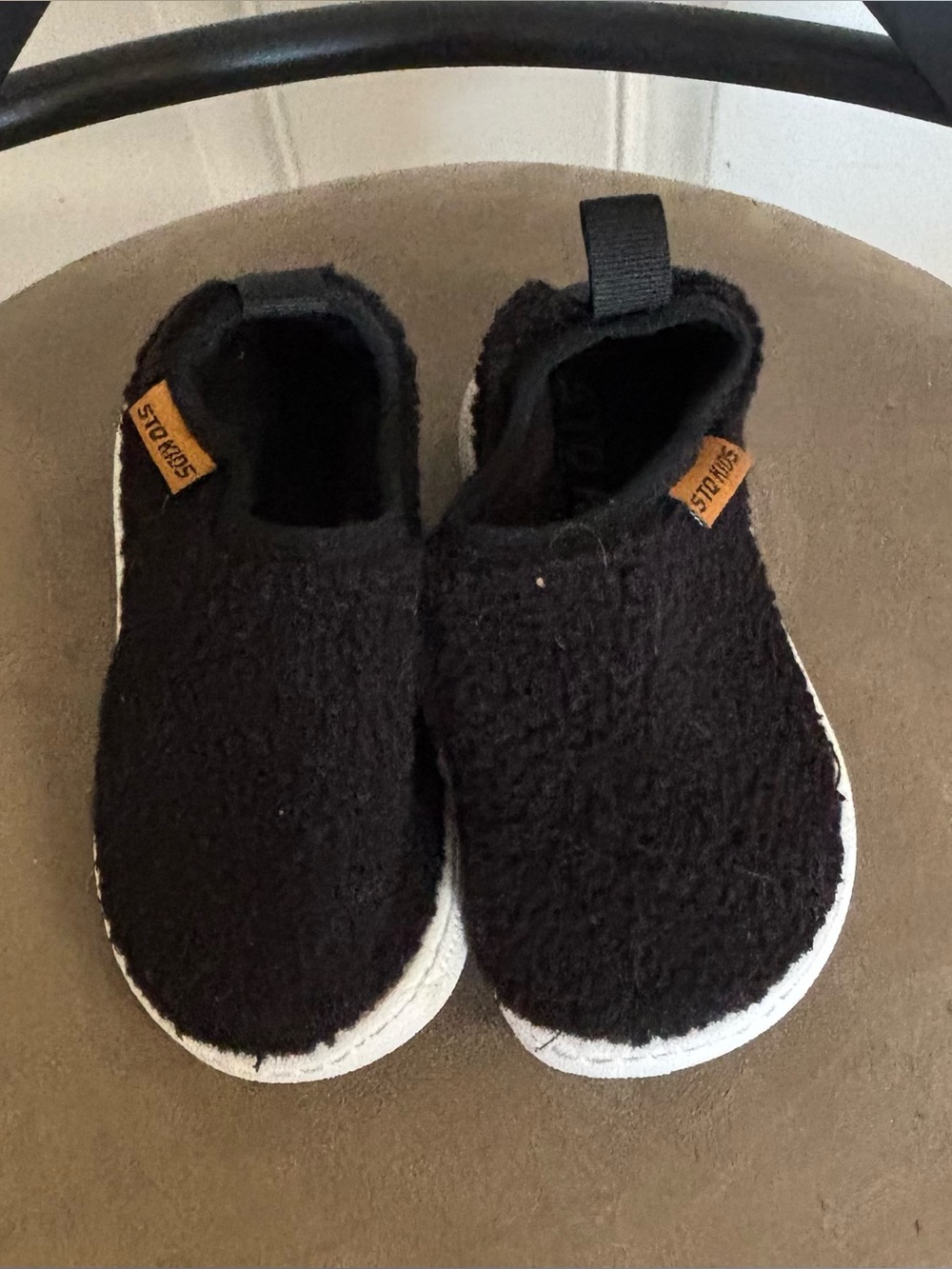 Size 8W STQ black soft Fleece Non Slip indoor/outdoor slip on shoes.  In EUC!